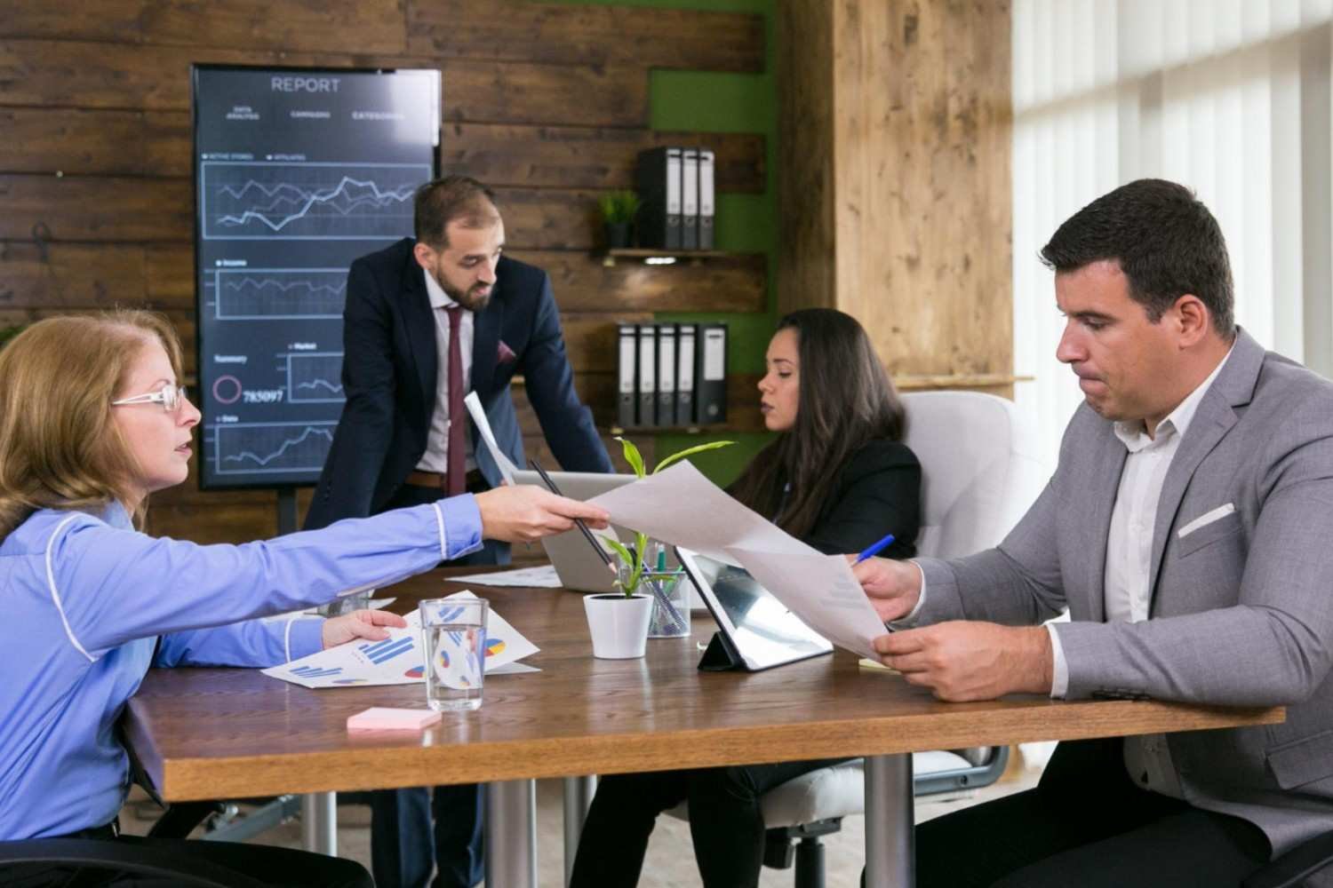 How to Choose the Right Business Structure for Tax Efficiency