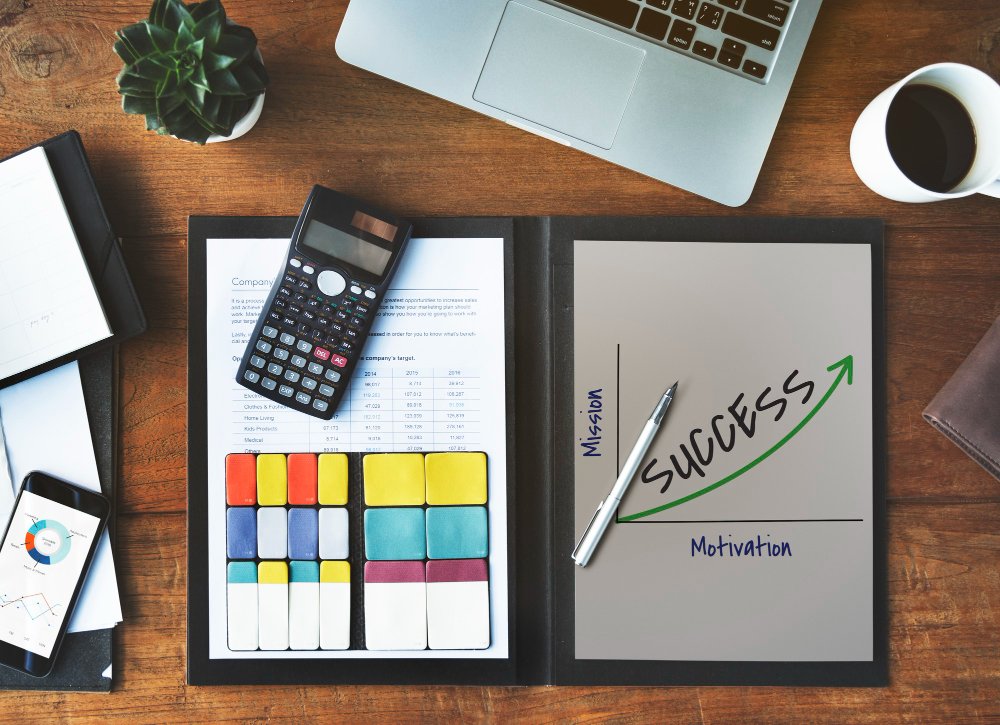 Year-End Tax Planning Tips for Small Businesses 
